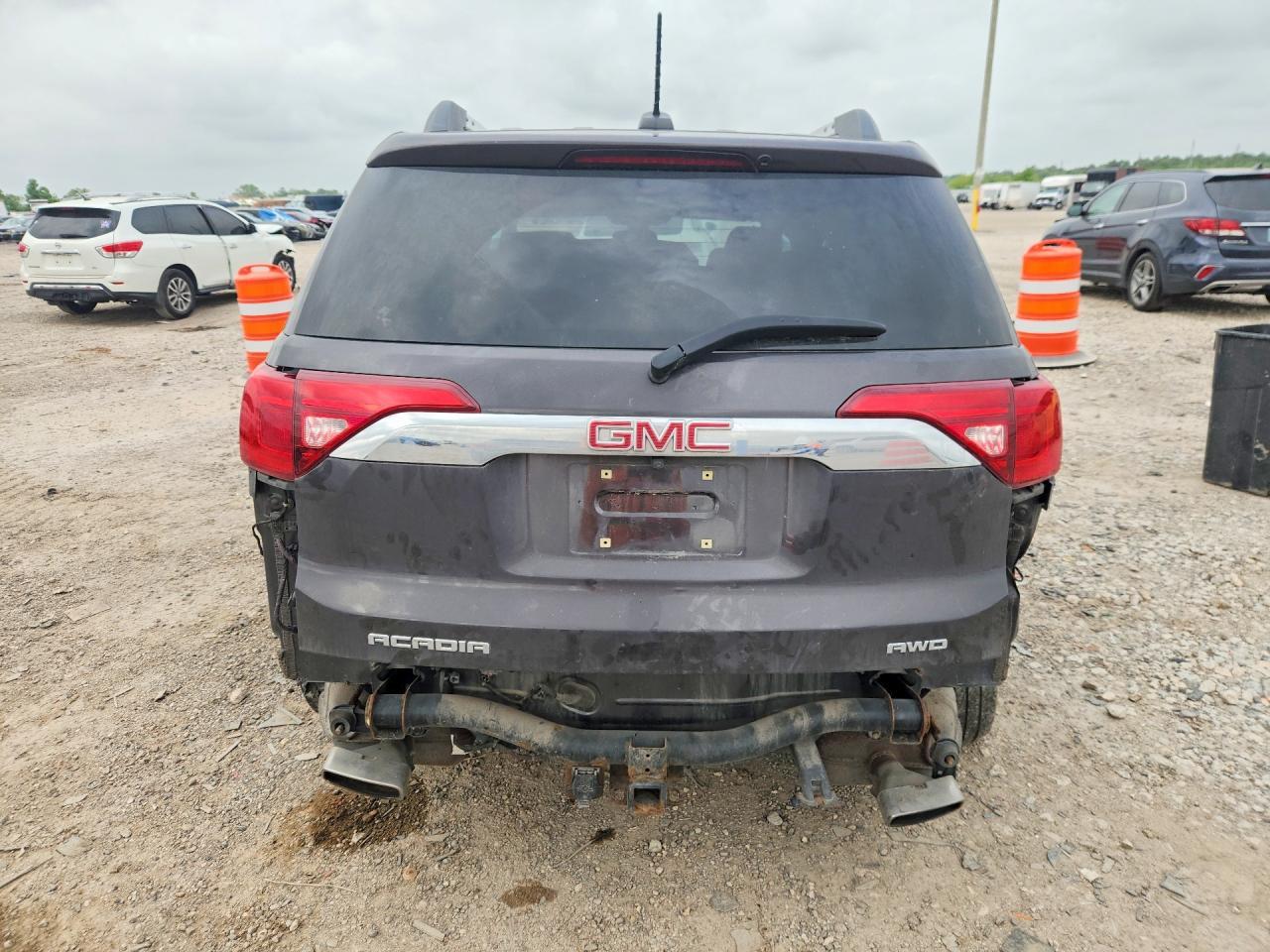 2017 GMC Acadia Denali - zdjęcie 6