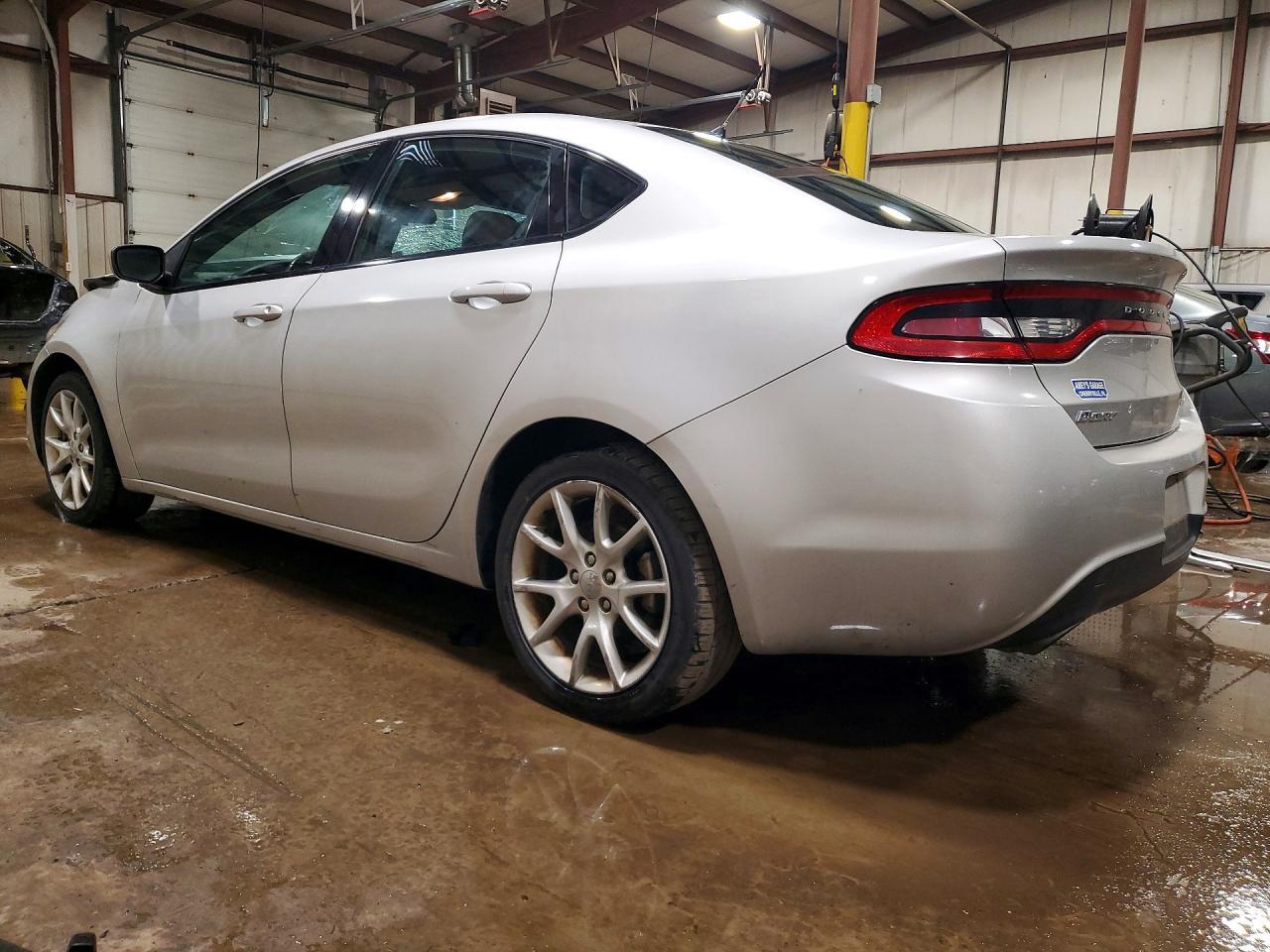 2013 Dodge Dart Sxt - zdjęcie 2