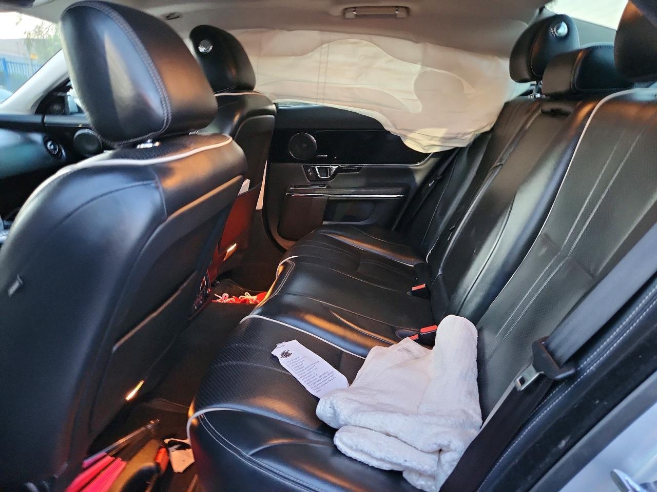 2016 Jaguar Xj - zdjęcie 11