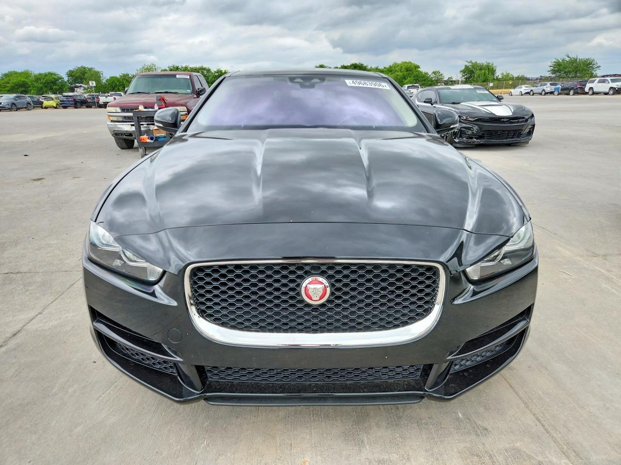 2018 Jaguar Xe Premium - zdjęcie 5