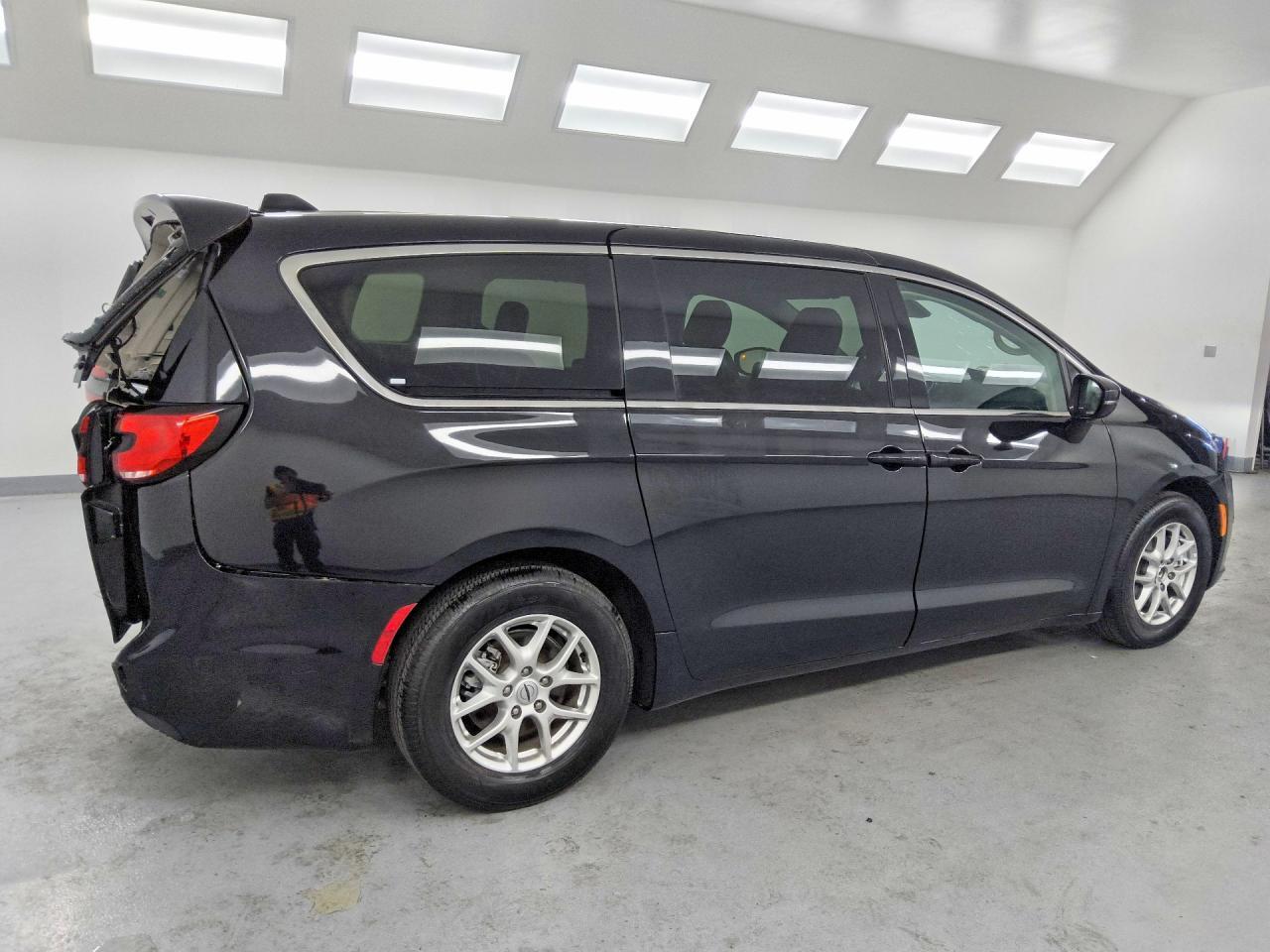2024 Chrysler Pacifica Touring L - zdjęcie 3