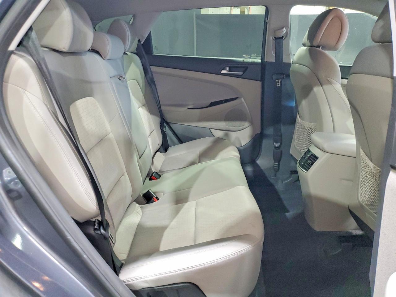 2017 Hyundai Tucson Sport - zdjęcie 11
