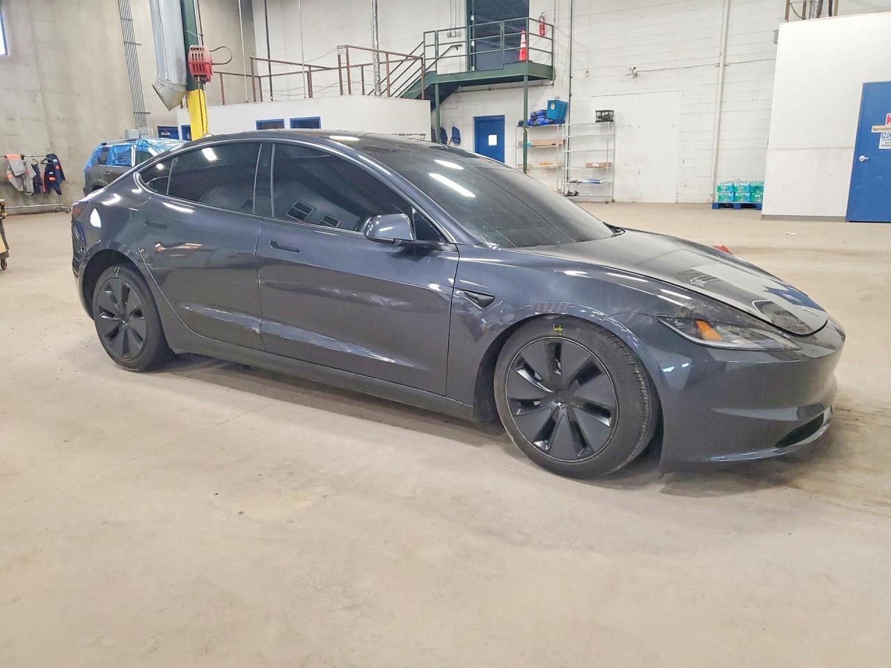 2025 Tesla Model 3 - zdjęcie 4