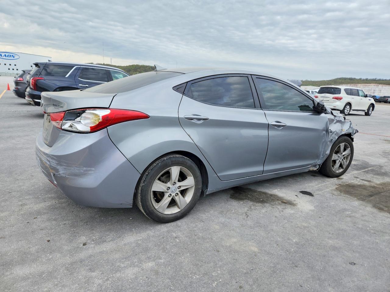 2013 Hyundai Elantra Gls - zdjęcie 3