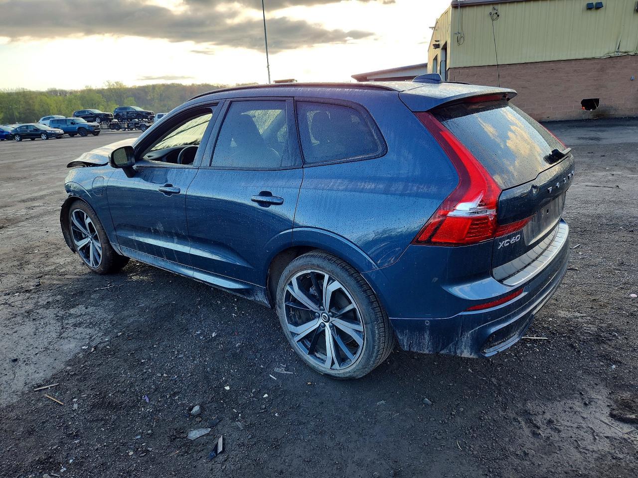 2023 Volvo Xc60 Ultimate - zdjęcie 2