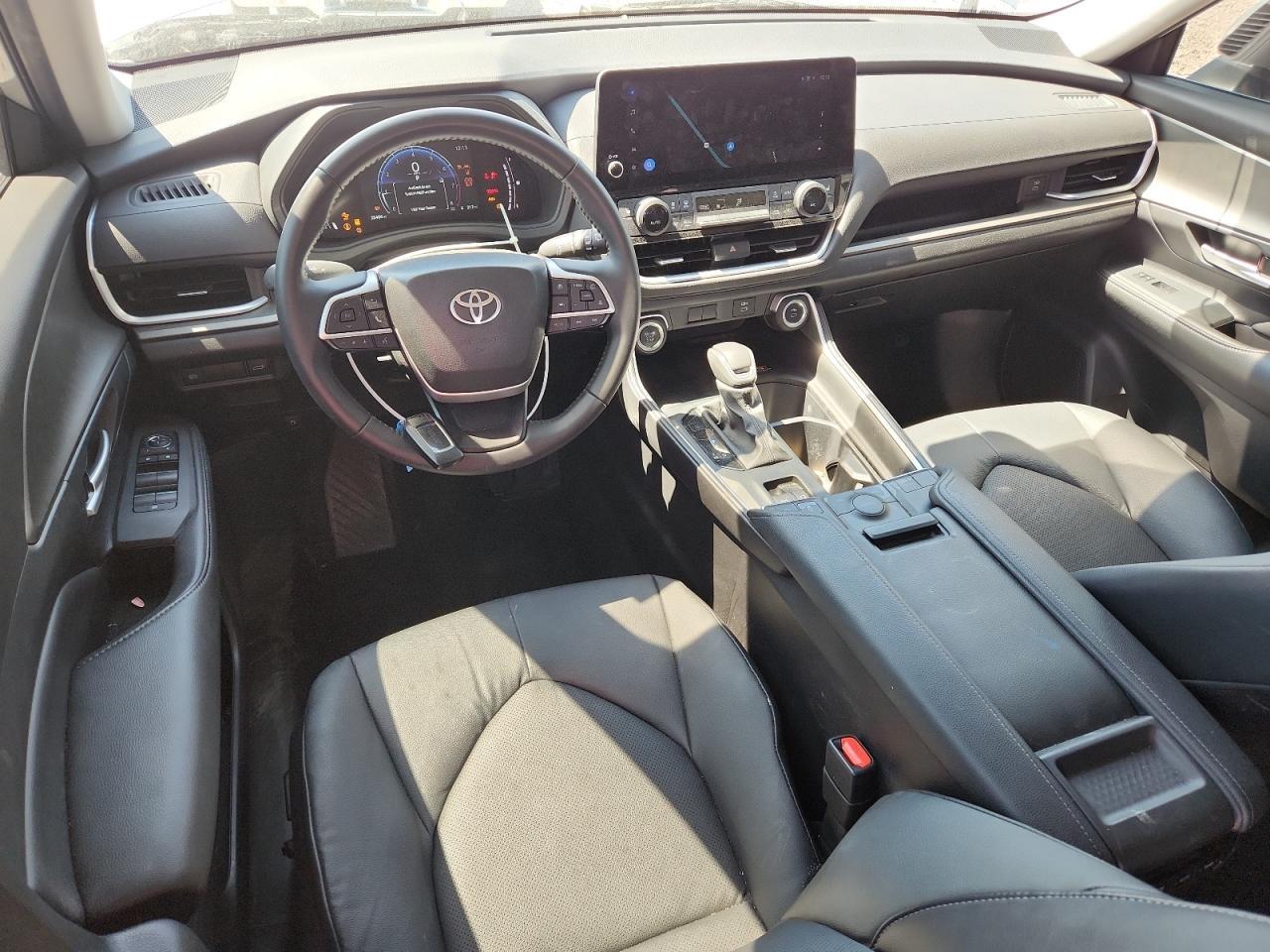 2025 Toyota Grand Highlander Xle - zdjęcie 8