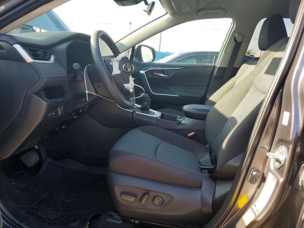 2025 Toyota Rav4 Xle - zdjęcie 7