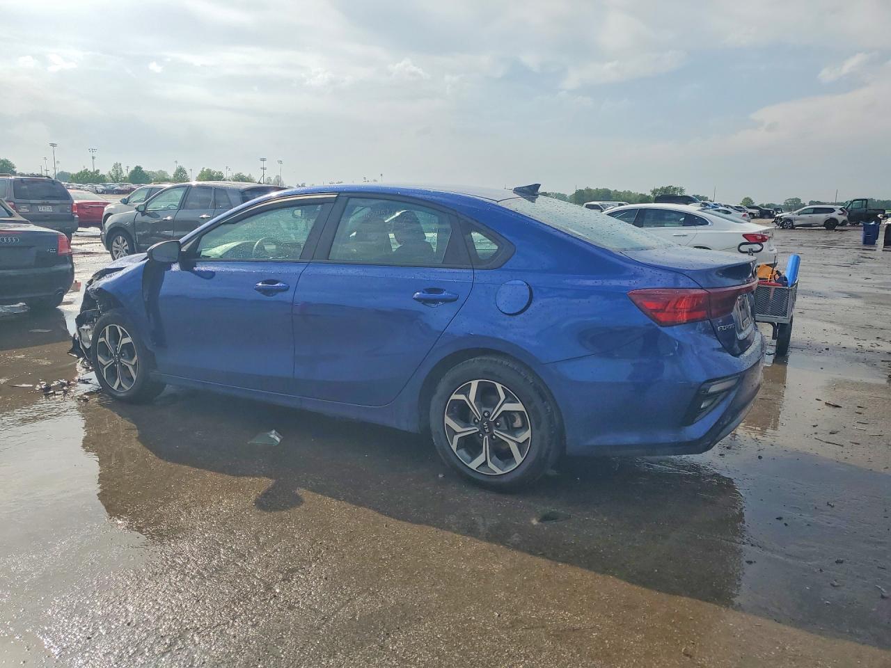 2021 Kia Forte Lxs - zdjęcie 2