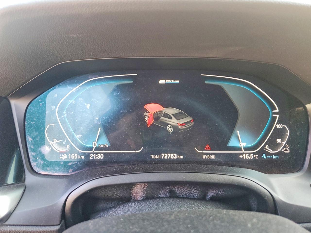 2022 BMW 330Xe - zdjęcie 9