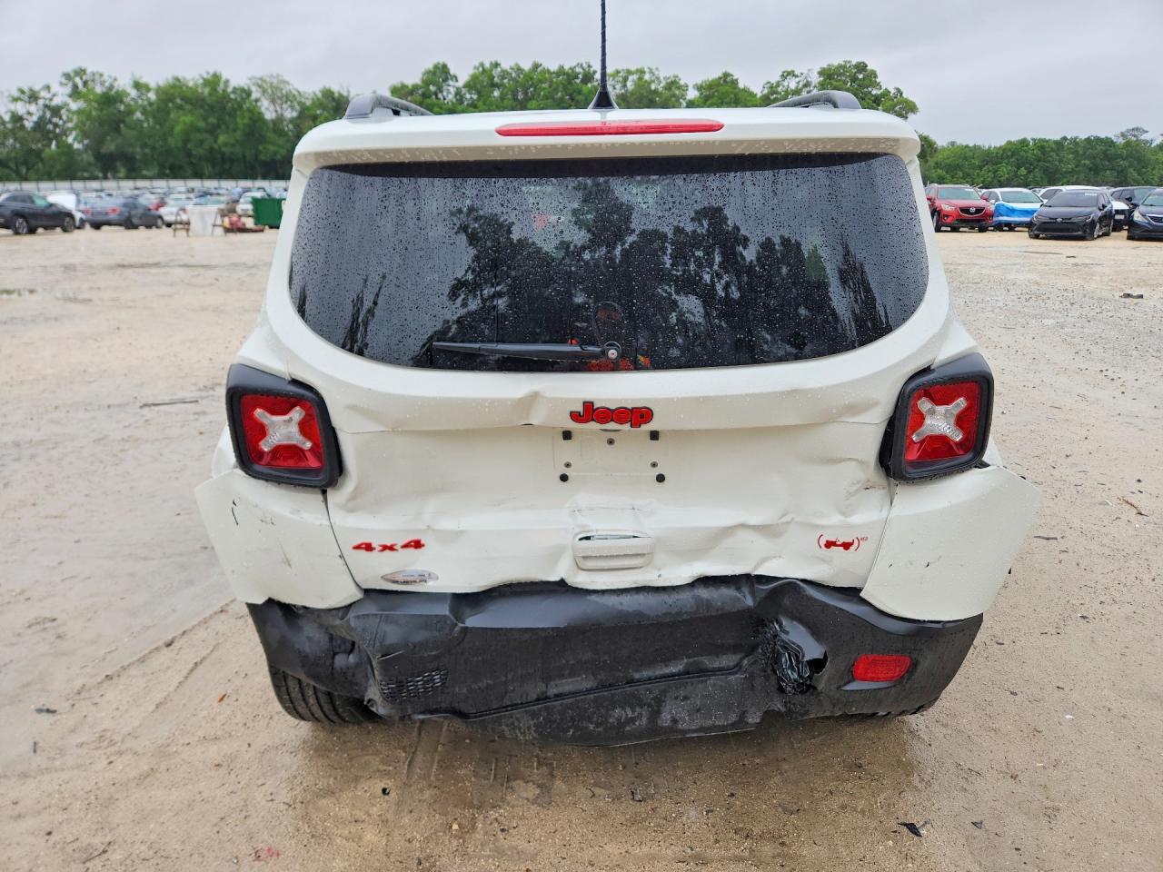 2023 Jeep Renegade Latitude - zdjęcie 6