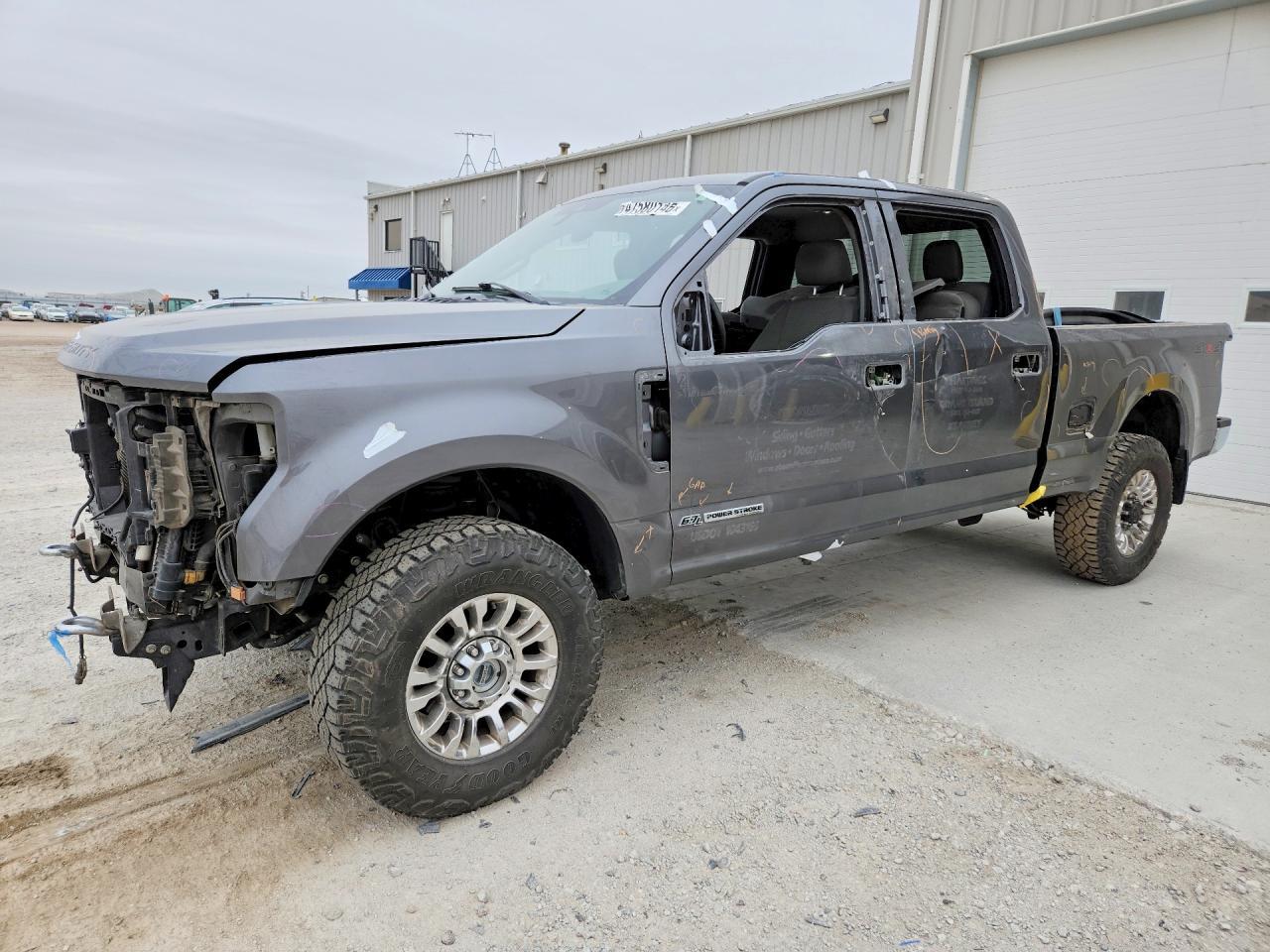 2022 Ford F250 Super Duty - zdjęcie główne