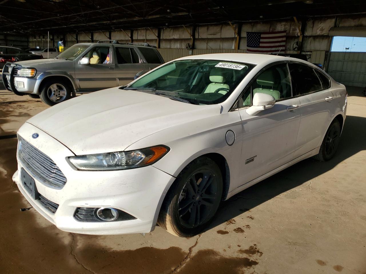 2016 Ford Fusion Titanium Phev - zdjęcie główne