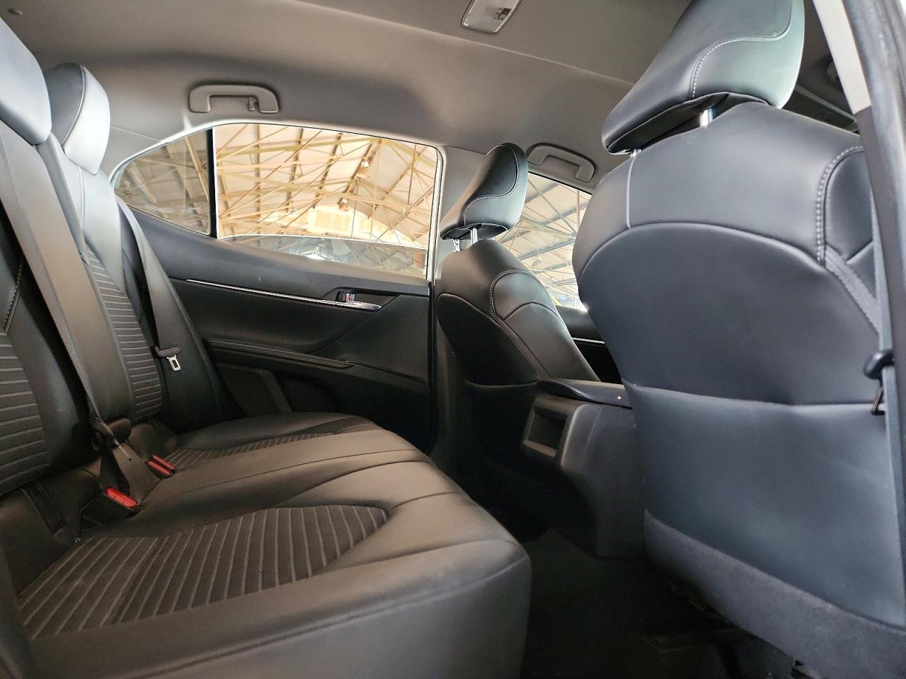 2020 Toyota Camry Se - zdjęcie 10