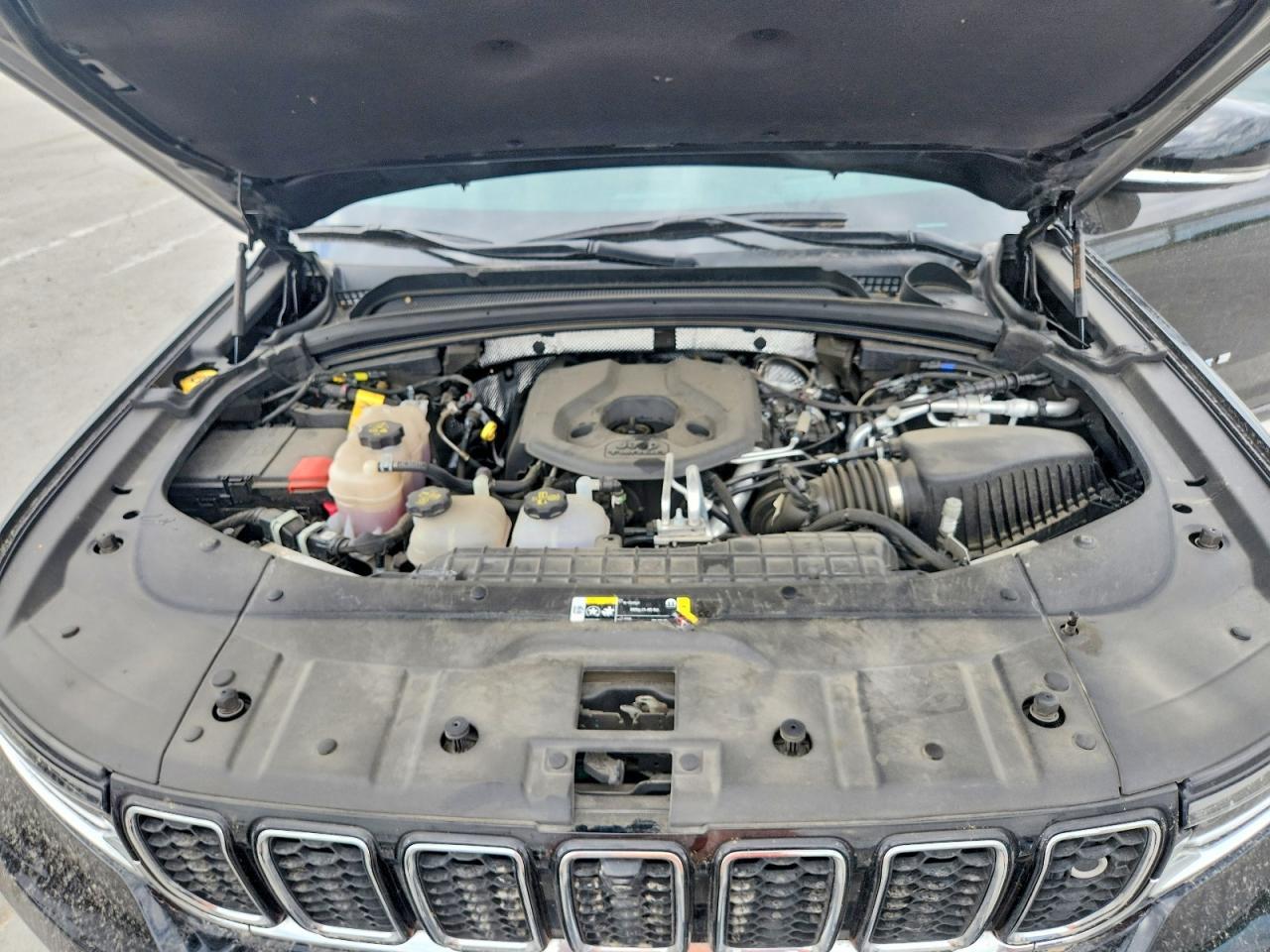 2022 Jeep Grand Cherokee Overland 4Xe - zdjęcie 12