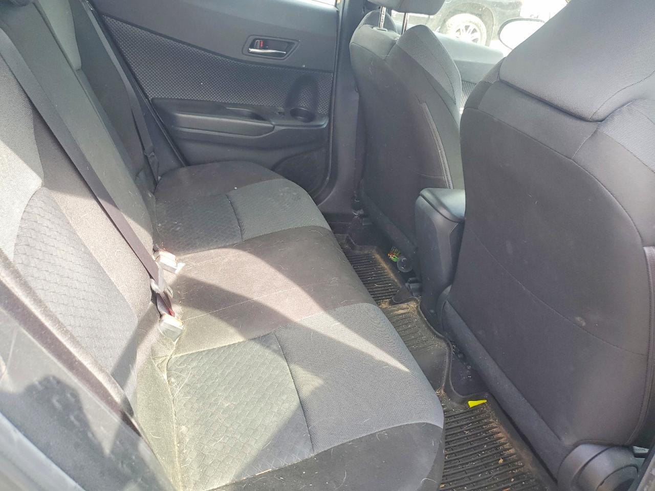 2021 Toyota C-Hr Le - zdjęcie 10