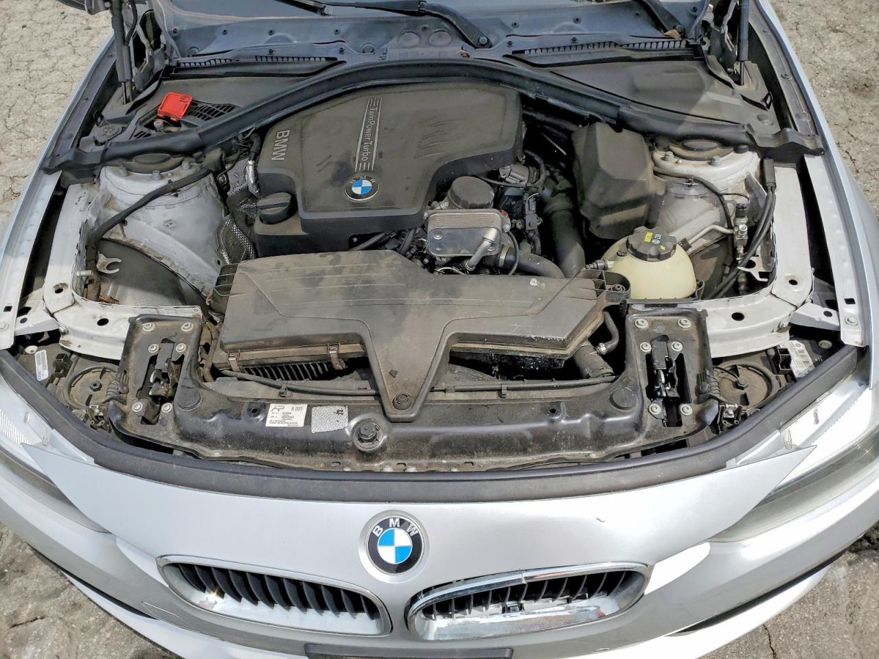 2016 BMW 320 I - zdjęcie 11