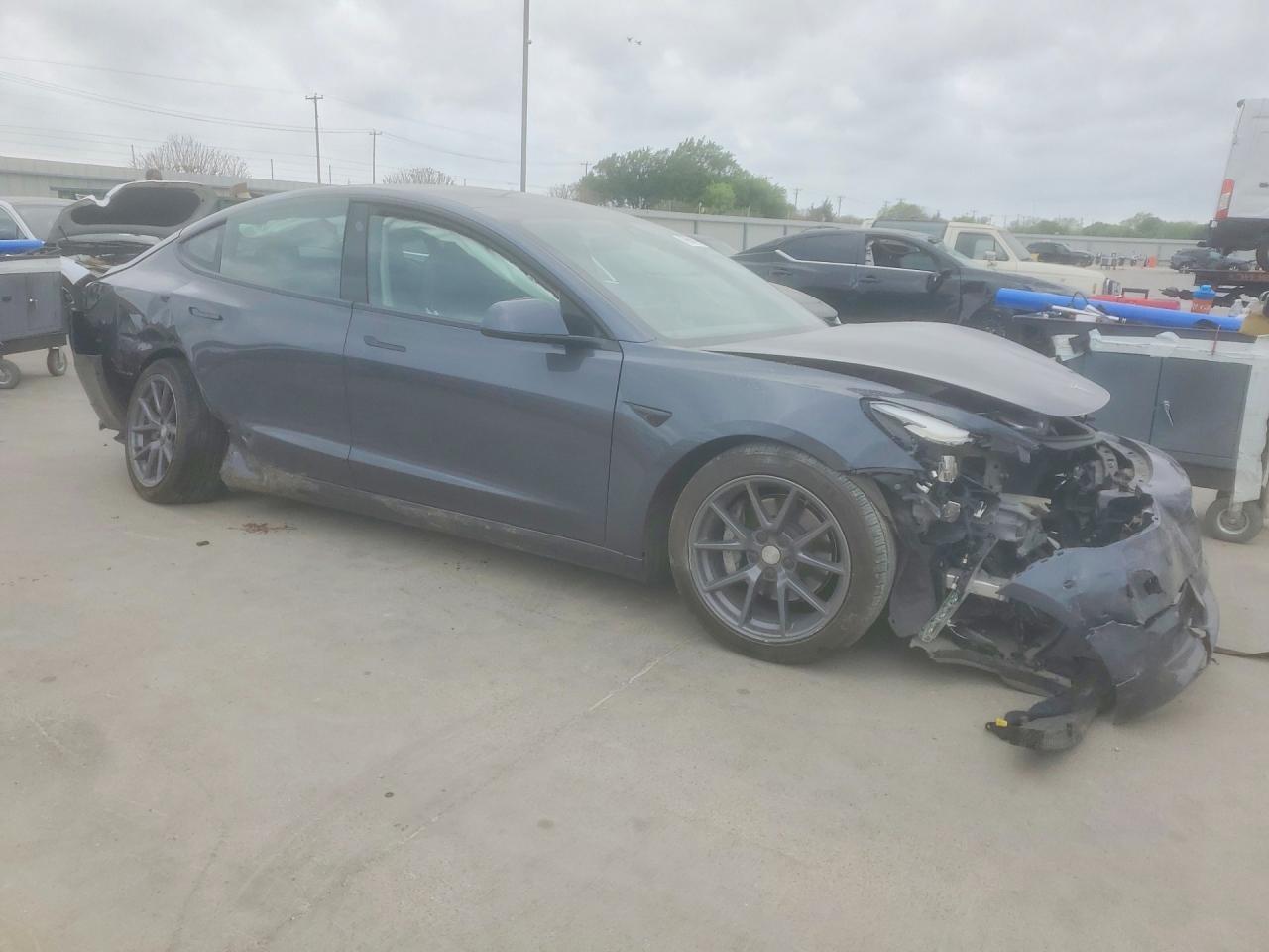 2022 Tesla Model 3 - zdjęcie 4