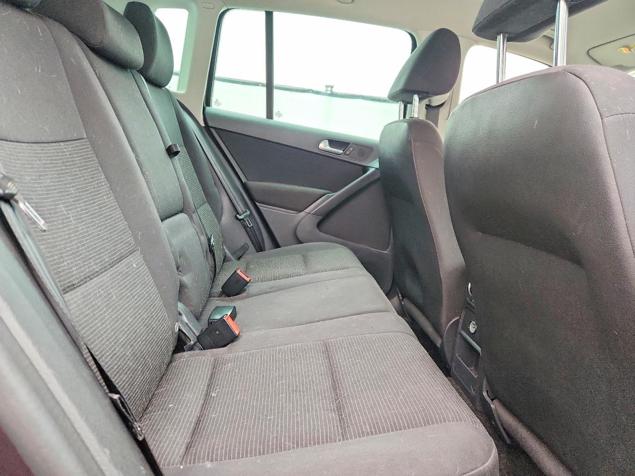 2016 Volkswagen Tiguan Comfortline - zdjęcie 11