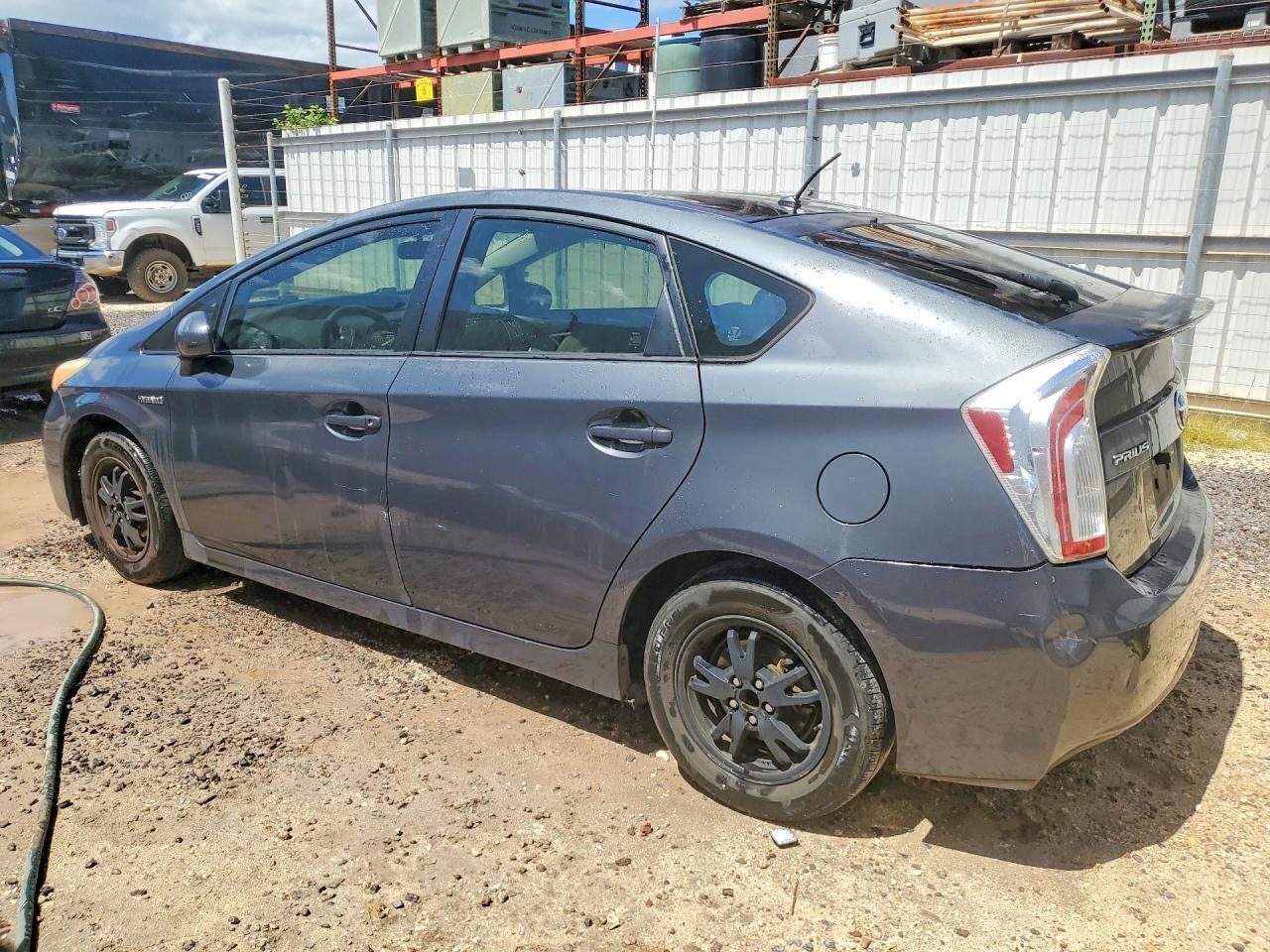 2013 Toyota Prius One - zdjęcie 2
