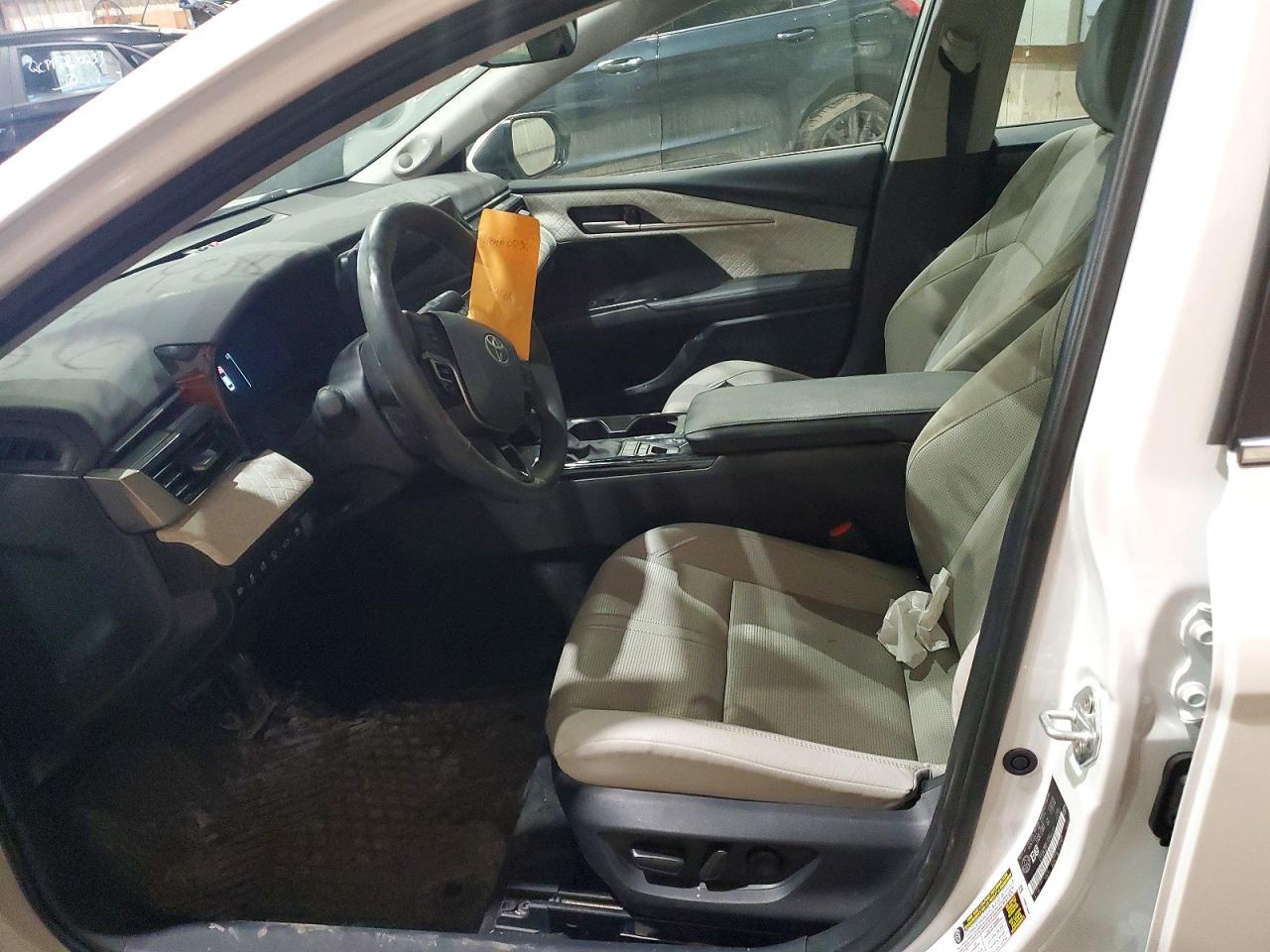 2025 Toyota Camry Le - zdjęcie 7