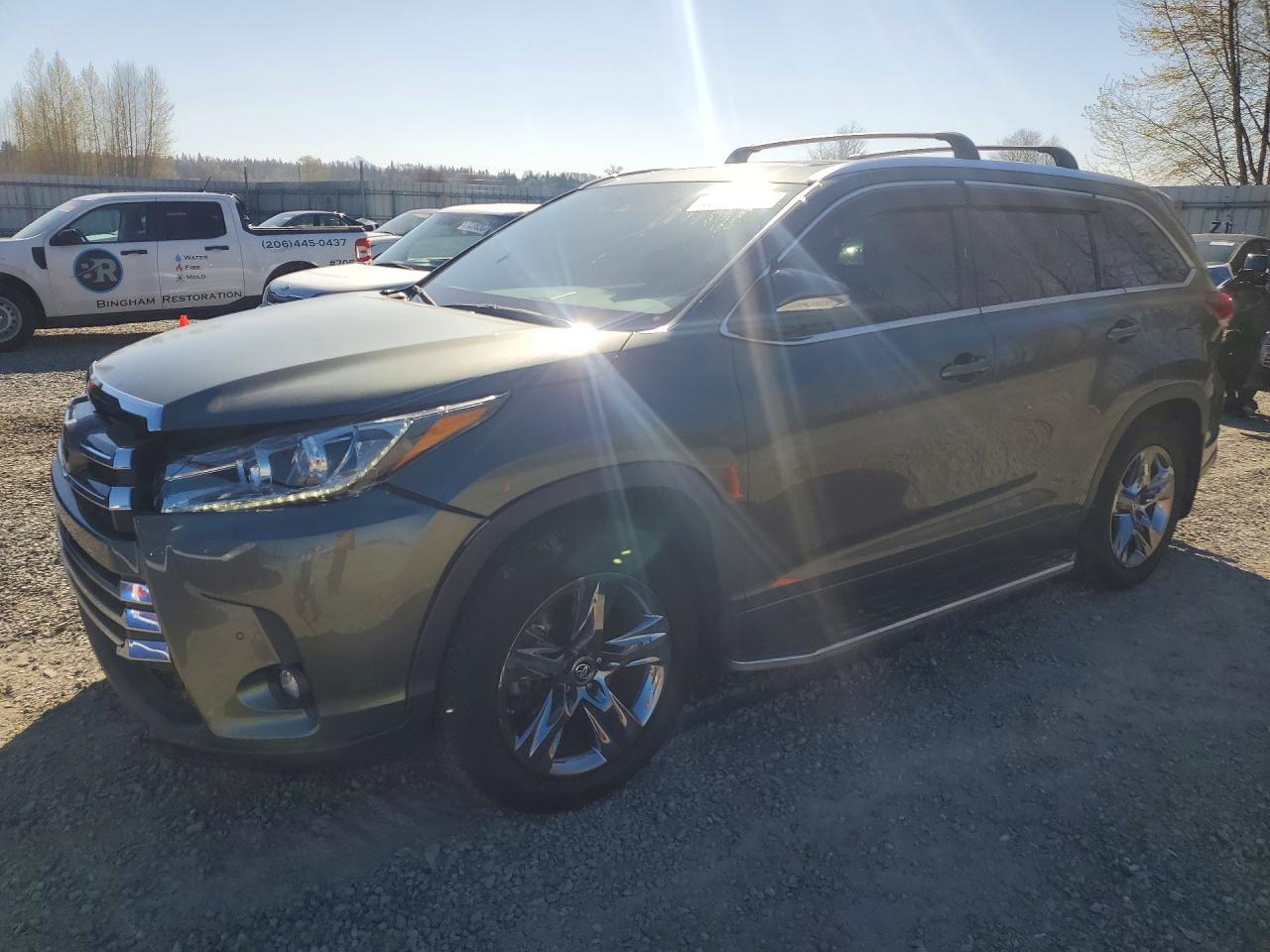 2019 Toyota Highlander Limited Platinum - zdjęcie główne