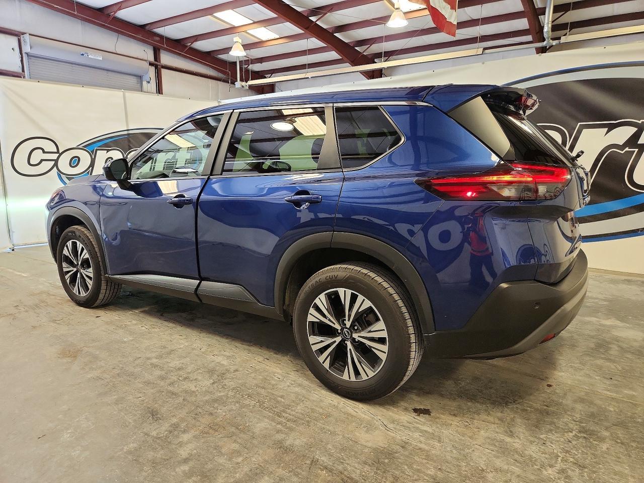2023 Nissan Rogue Sv - zdjęcie 2
