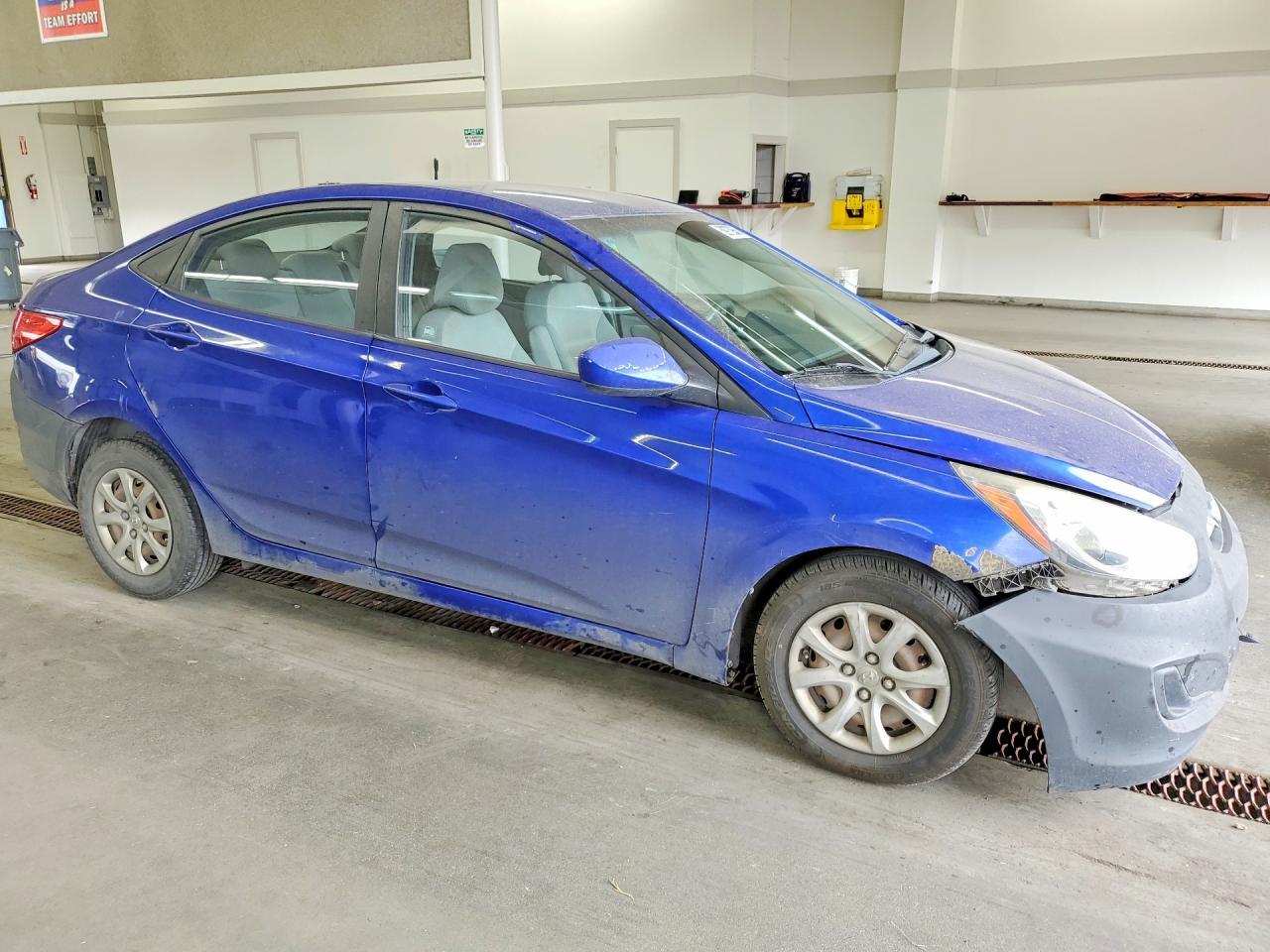 2013 Hyundai Accent Gls - zdjęcie 4