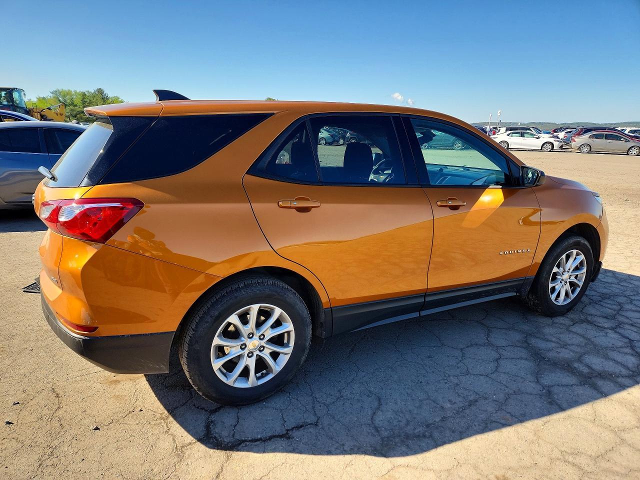 2019 Chevrolet Equinox Ls - zdjęcie 3