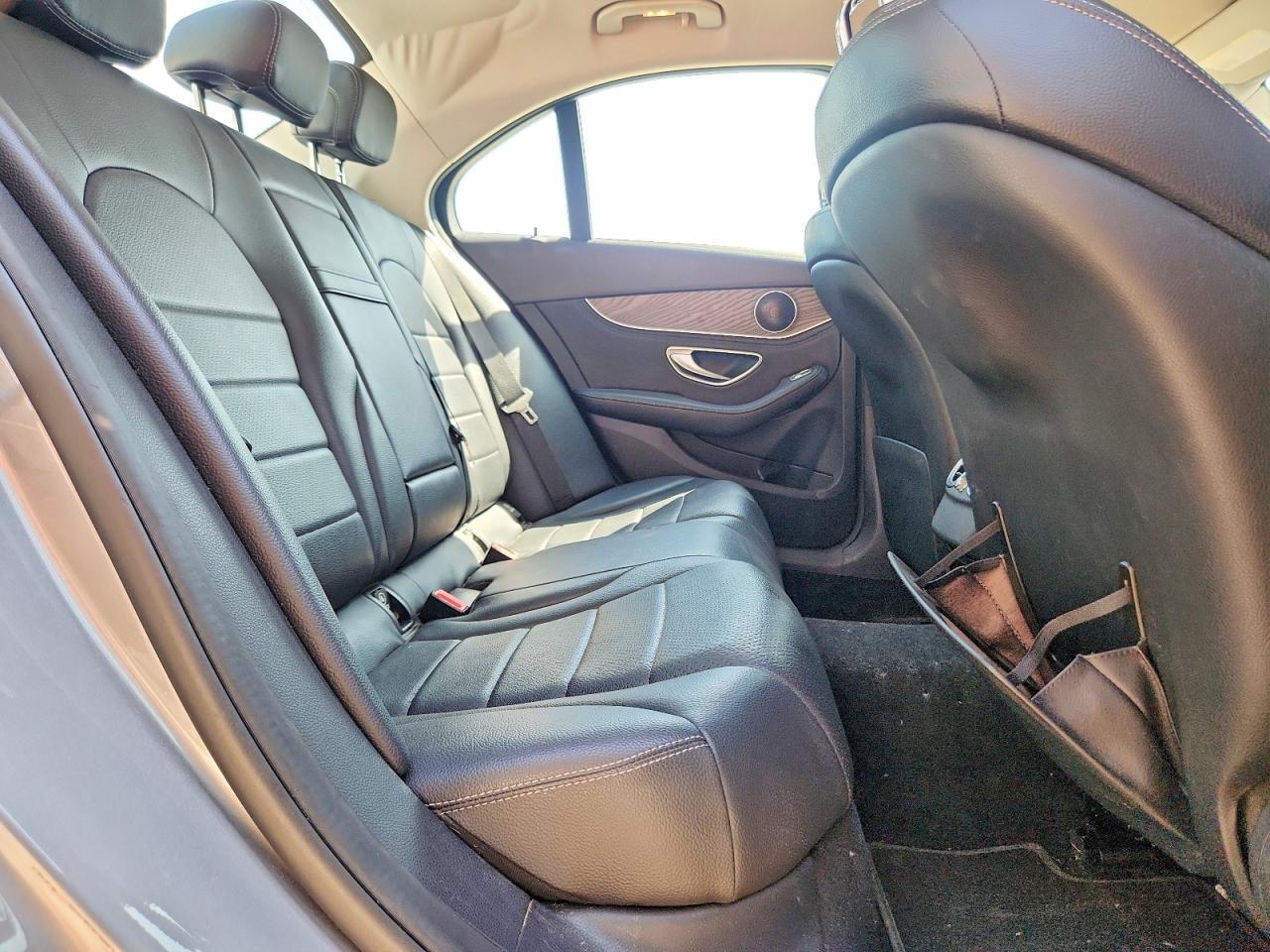 2015 Mercedes-Benz C 300 4Matic - zdjęcie 10