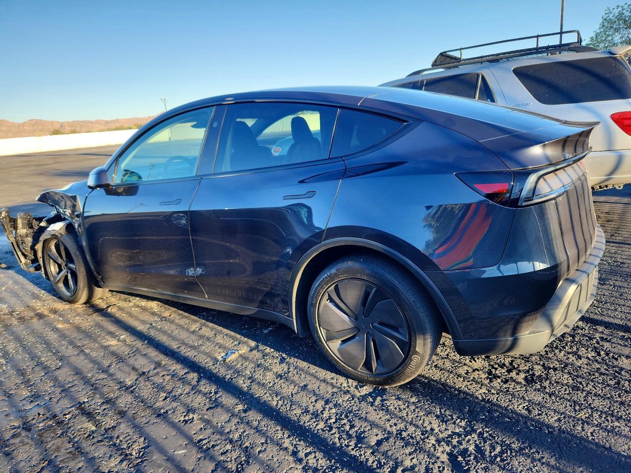 2026 Tesla Model Y - zdjęcie 2