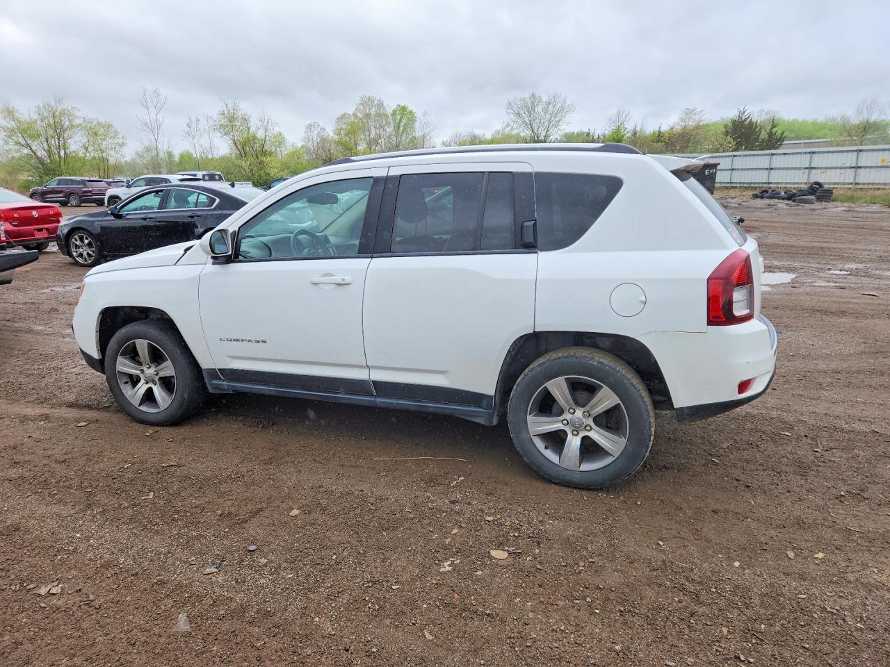 2016 Jeep Compass Latitude - zdjęcie 2