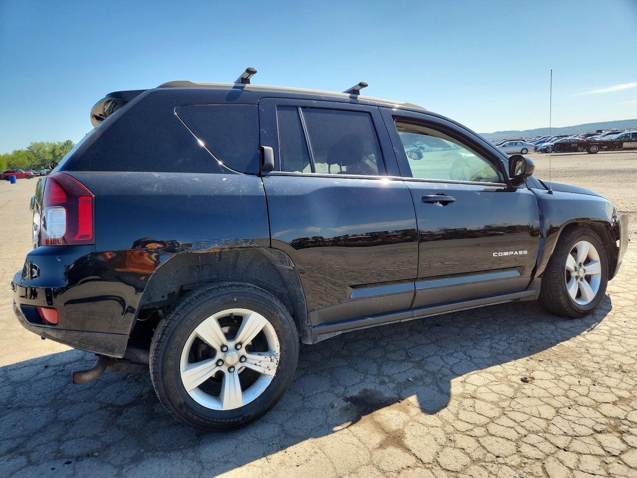 2017 Jeep Compass Latitude - zdjęcie 3
