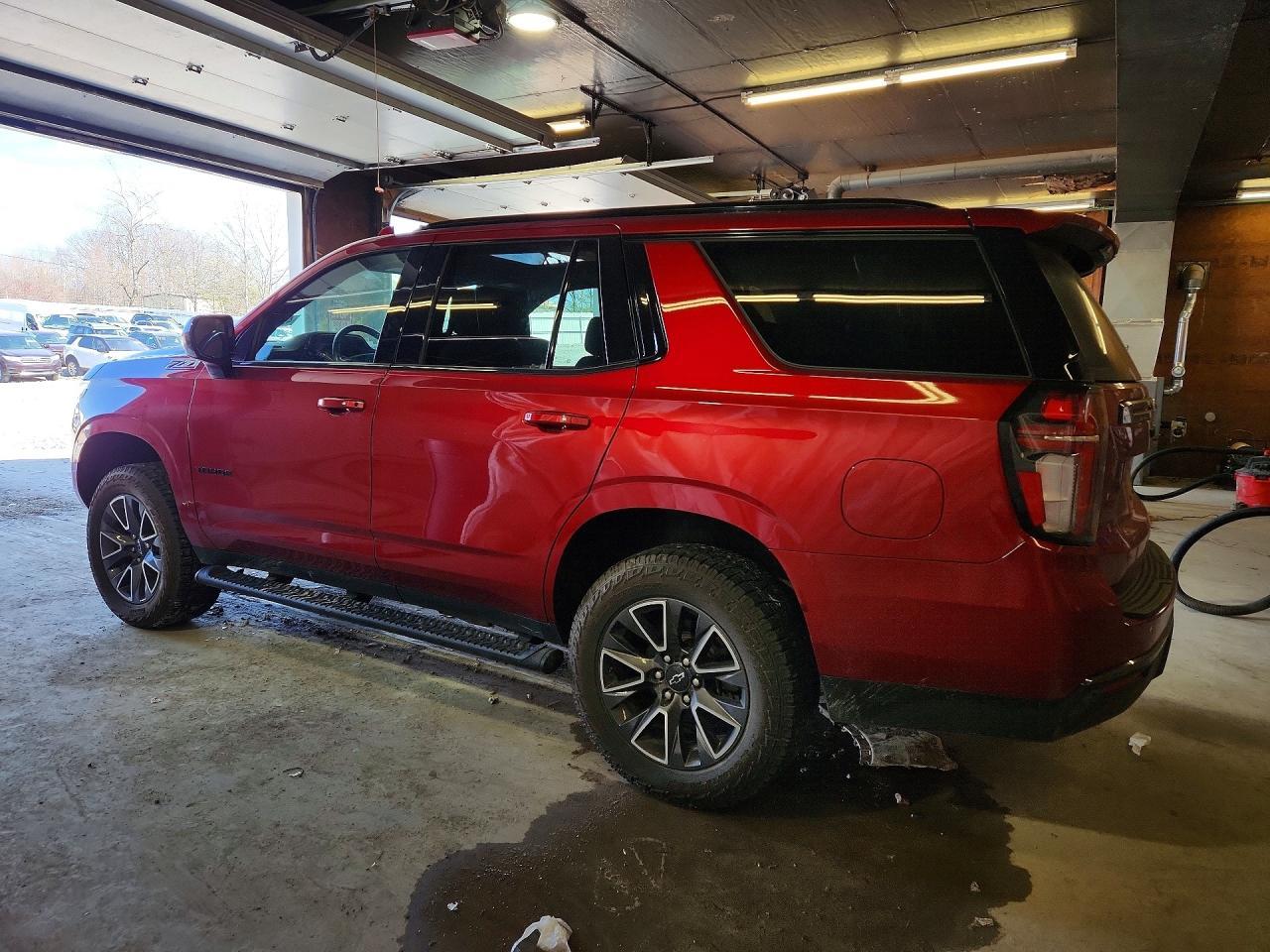 2021 Chevrolet Tahoe K1500 Z71 - zdjęcie 2
