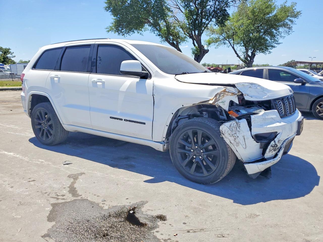 2020 Jeep Grand Cherokee Laredo - zdjęcie 4