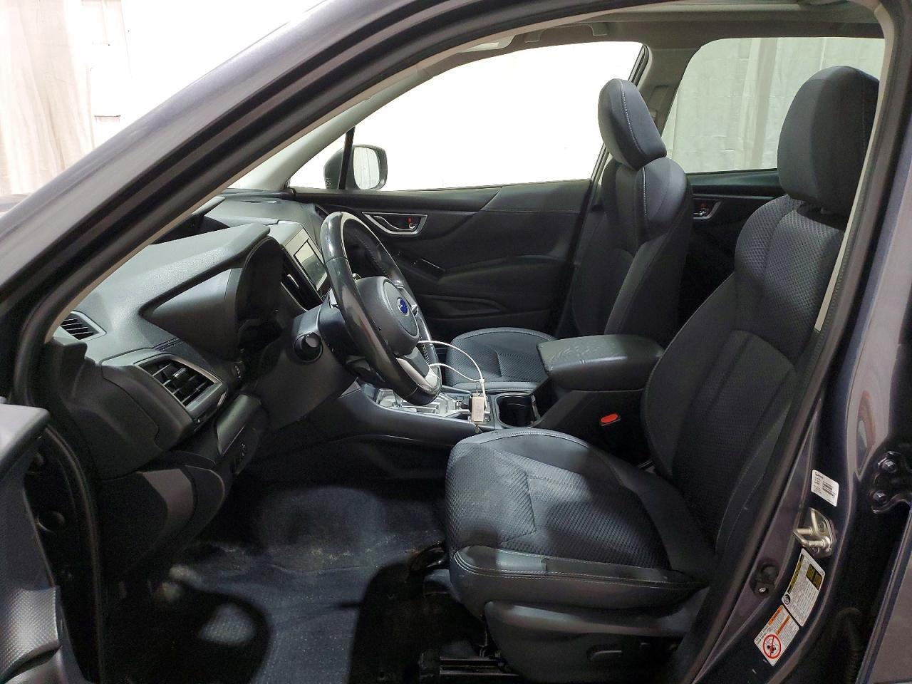 2020 Subaru Forester Premium - zdjęcie 7