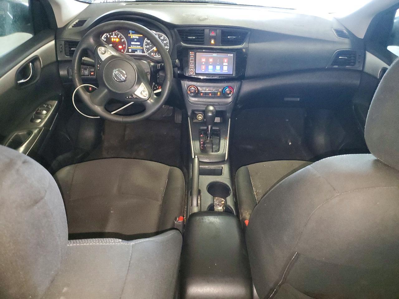 2019 Nissan Sentra S - zdjęcie 8
