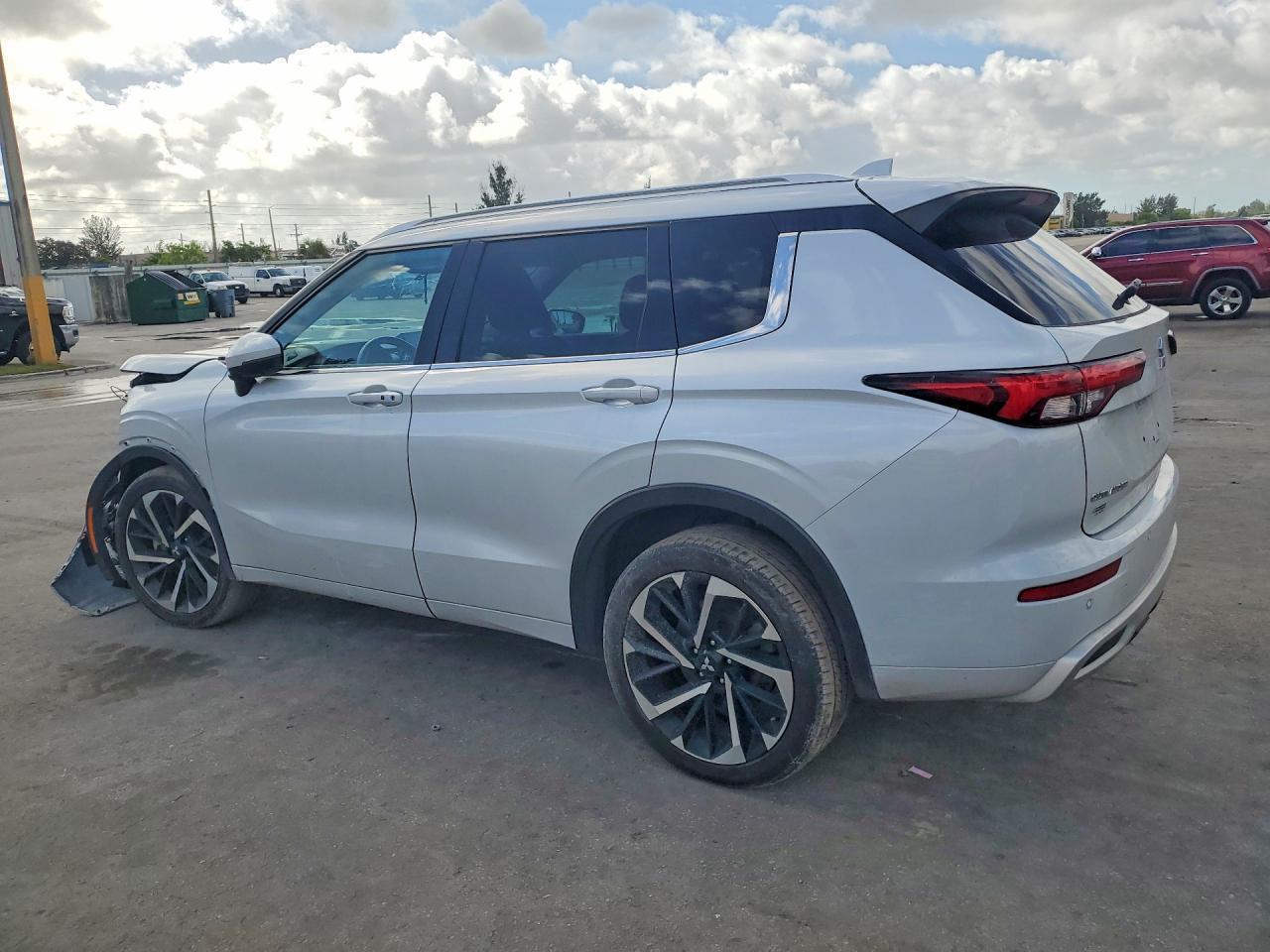 2022 Mitsubishi Outlander Sel - zdjęcie 2