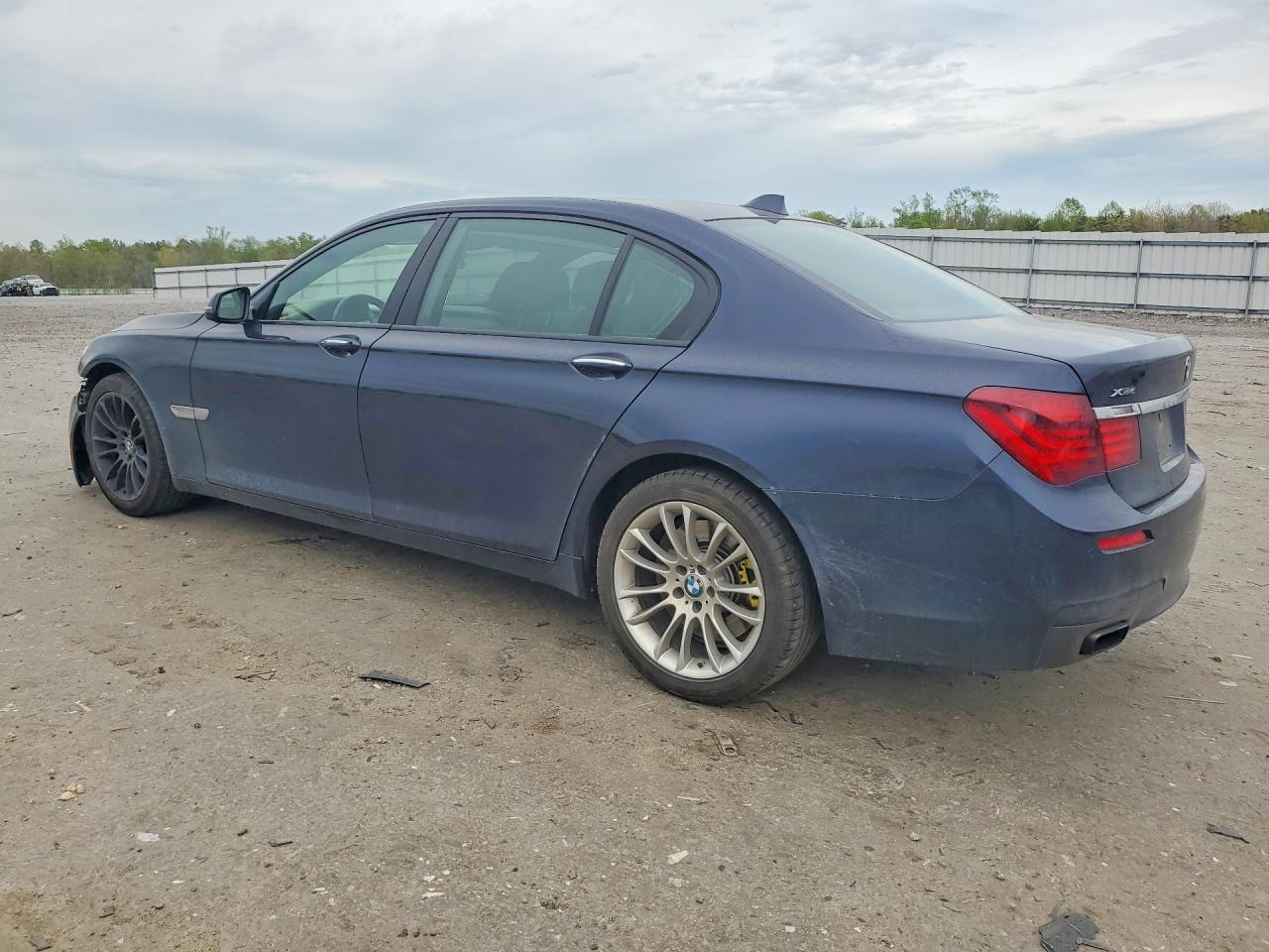 2014 BMW 750 Lxi - zdjęcie 2
