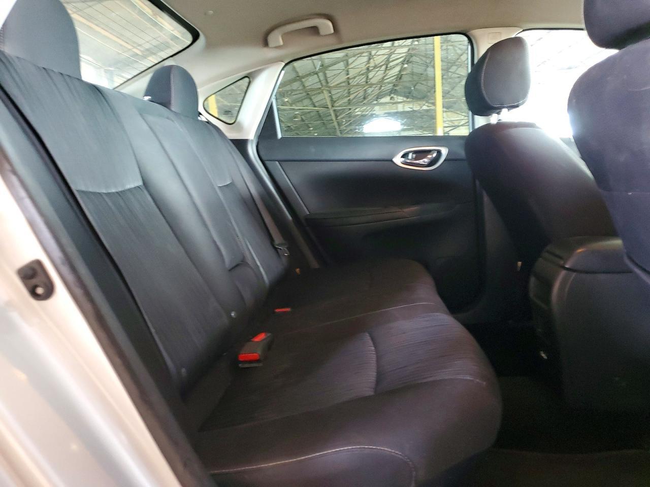 2019 Nissan Sentra Sv - zdjęcie 10