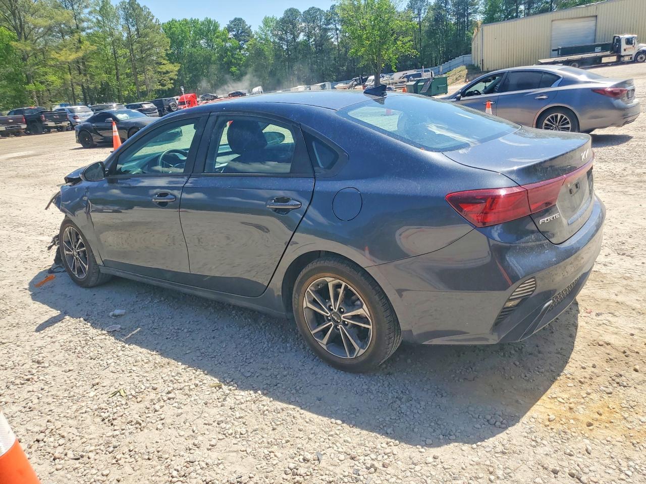 2023 Kia Forte Lxs - zdjęcie 2
