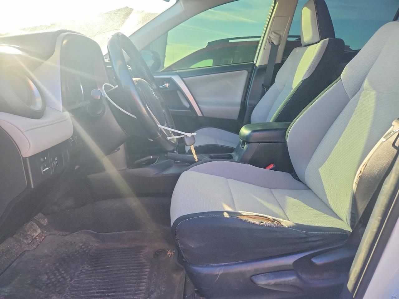 2016 Toyota Rav4 Xle - zdjęcie 7