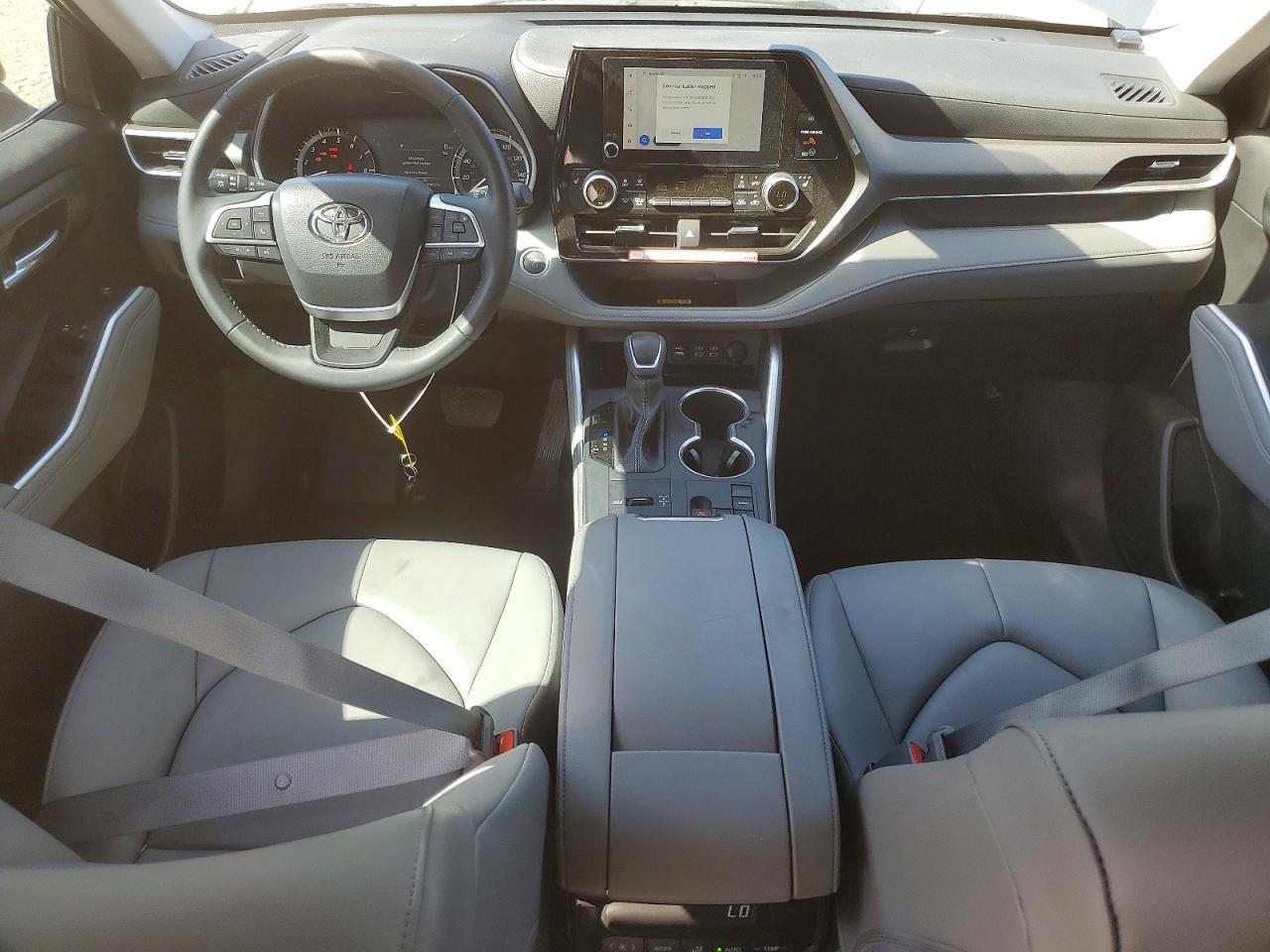 2025 Toyota Highlander Xle - zdjęcie 8