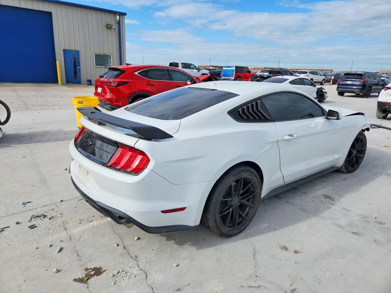 2019 Ford Mustang - zdjęcie 3