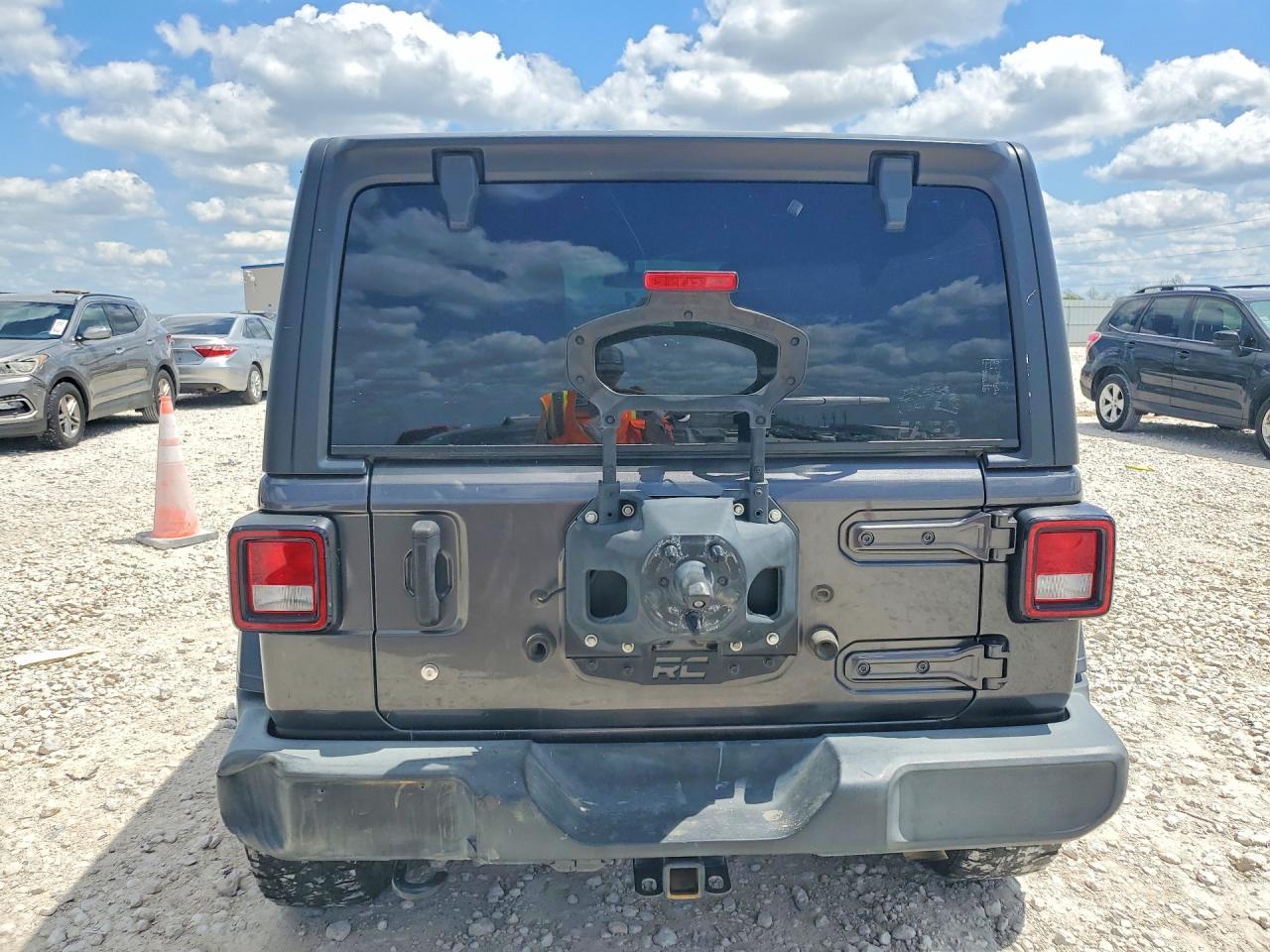2019 Jeep Wrangler Unlimited Sport - zdjęcie 6