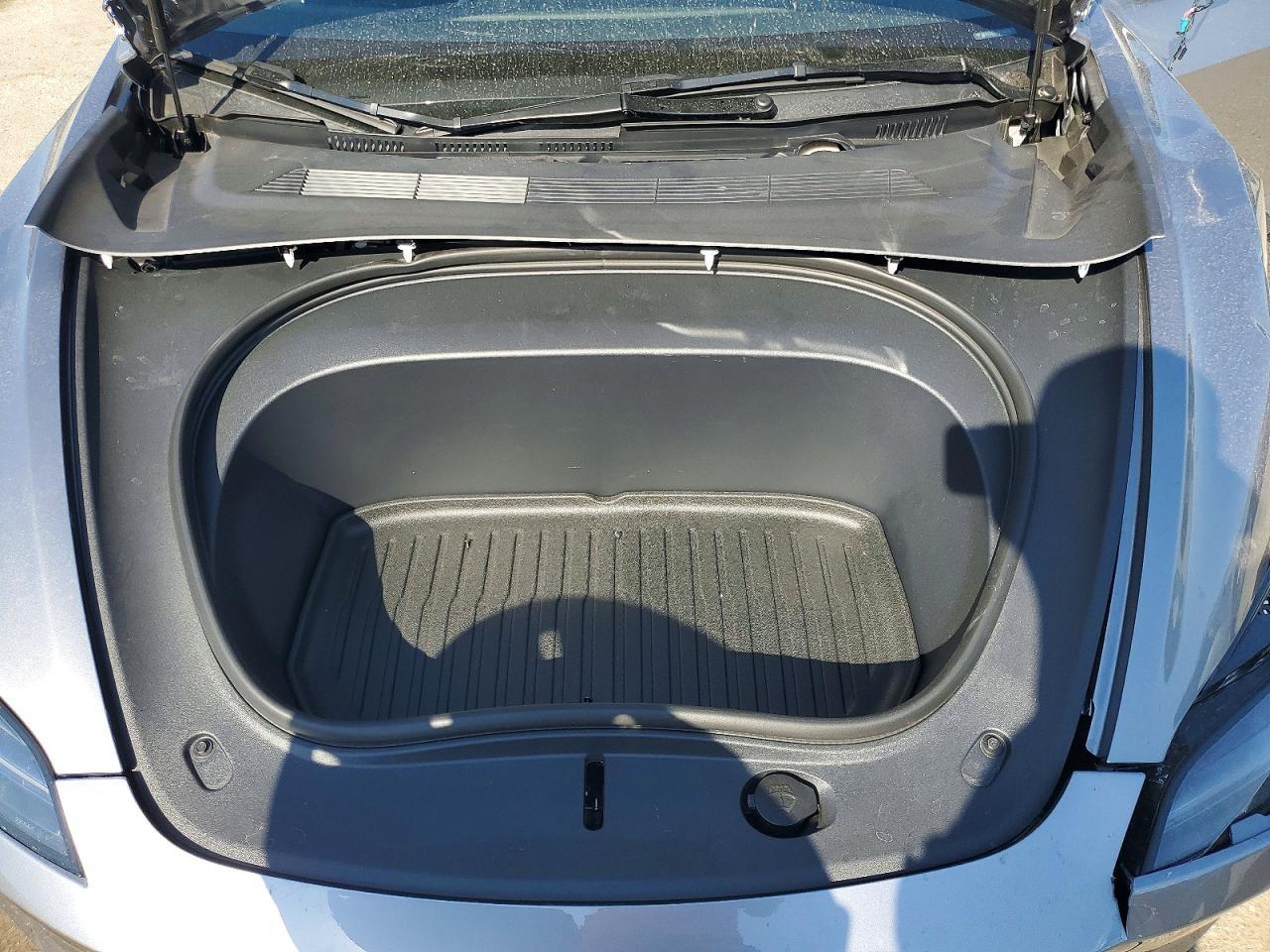 2026 Tesla Model 3 - zdjęcie 11