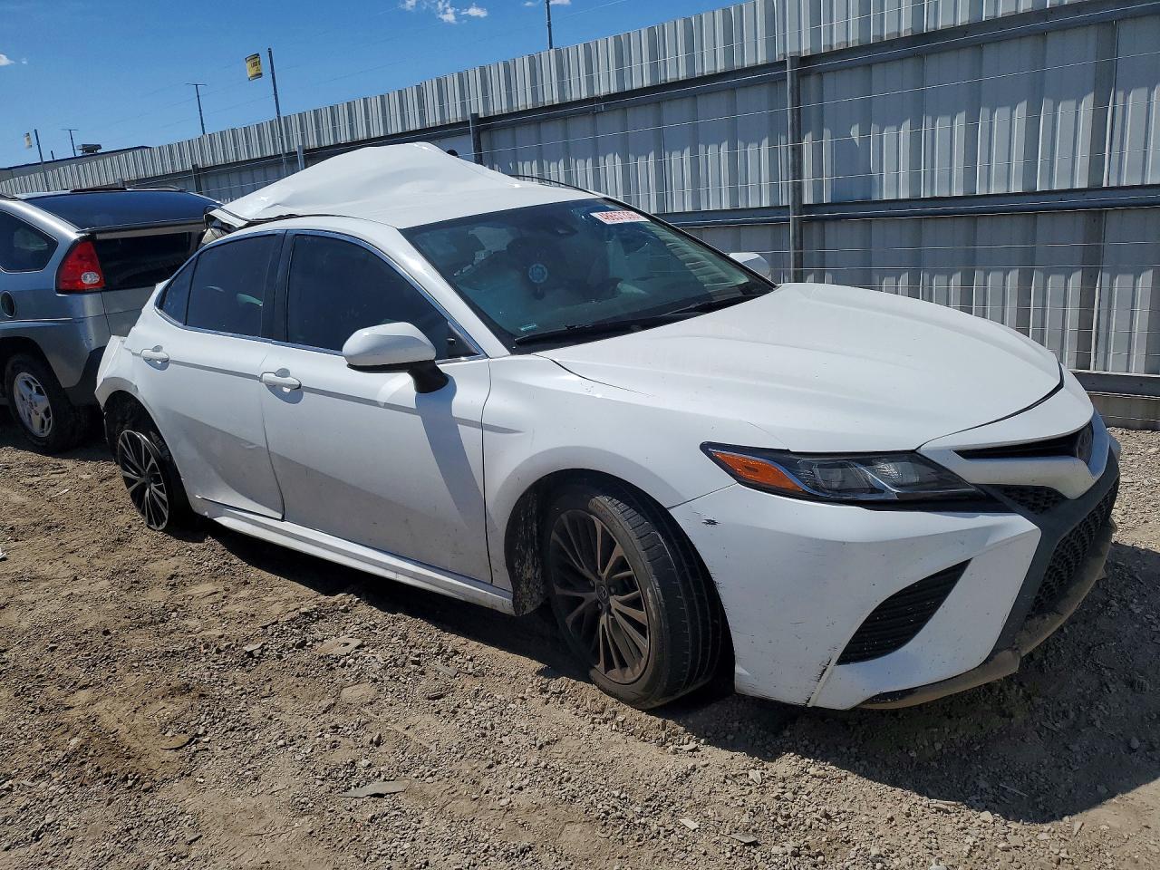 2019 Toyota Camry Se - zdjęcie 4