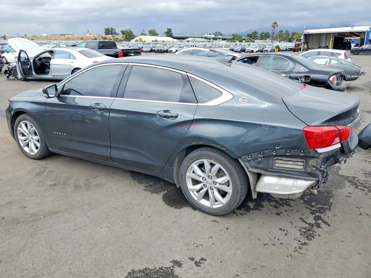 2019 Chevrolet Impala Lt - zdjęcie 2