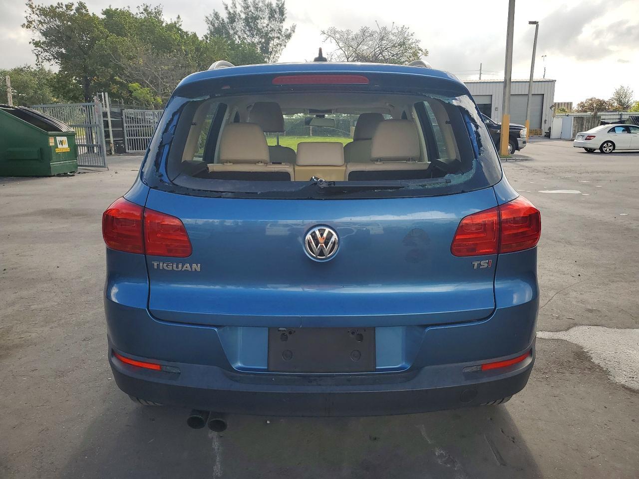 2017 Volkswagen Tiguan S - zdjęcie 6