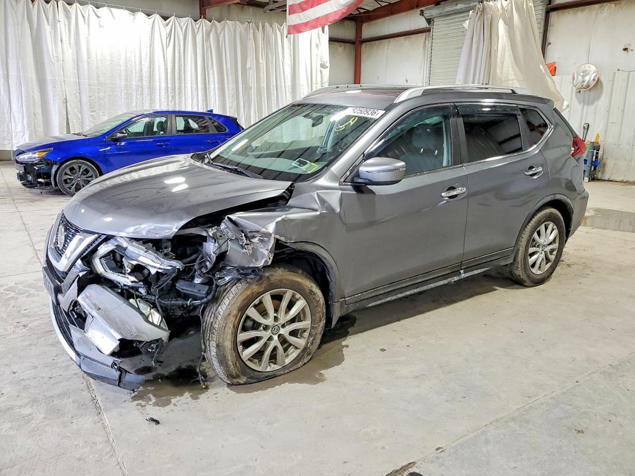 2018 Nissan Rogue Sv - zdjęcie główne