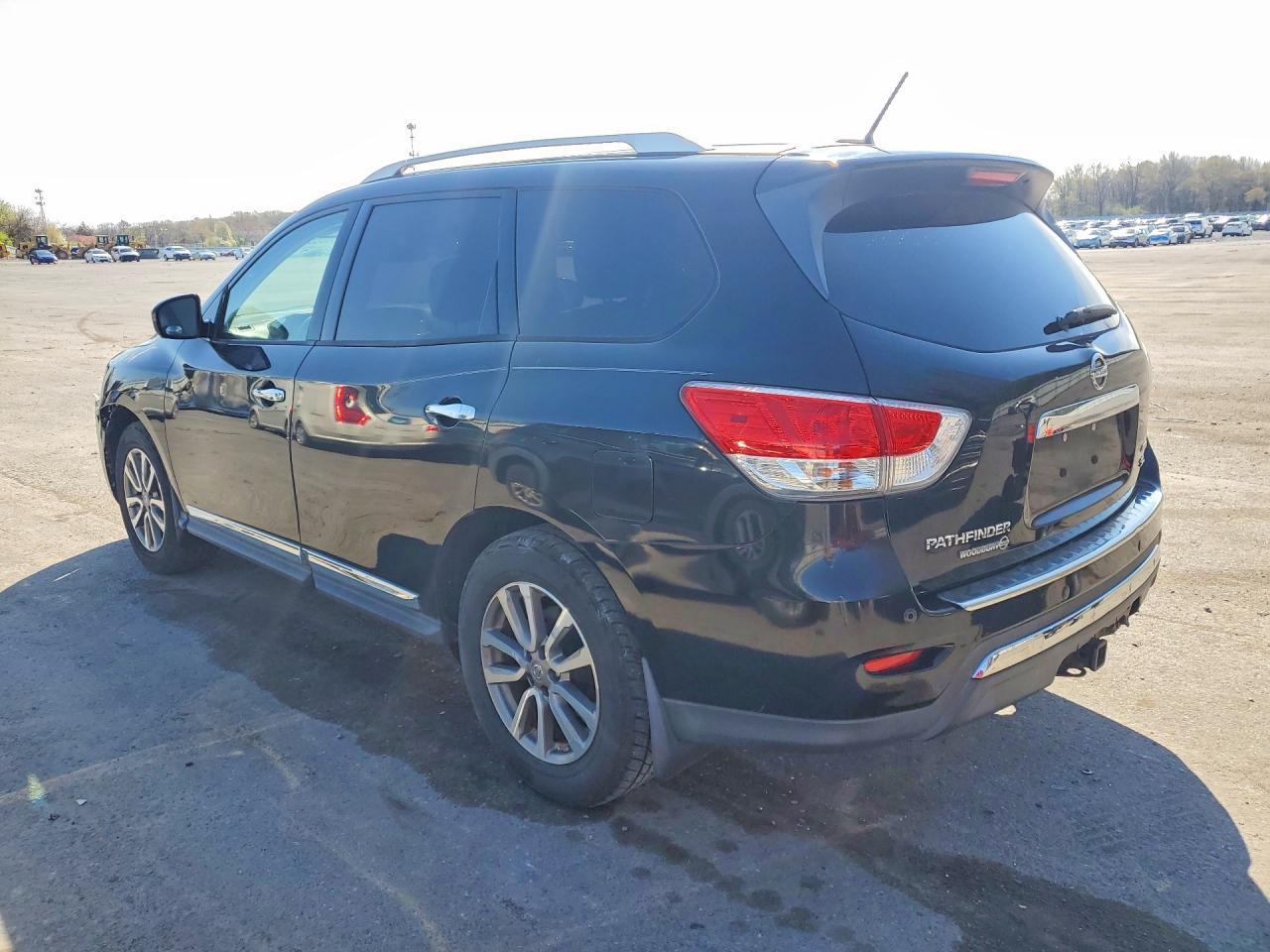 2015 Nissan Pathfinder Sl - zdjęcie 2